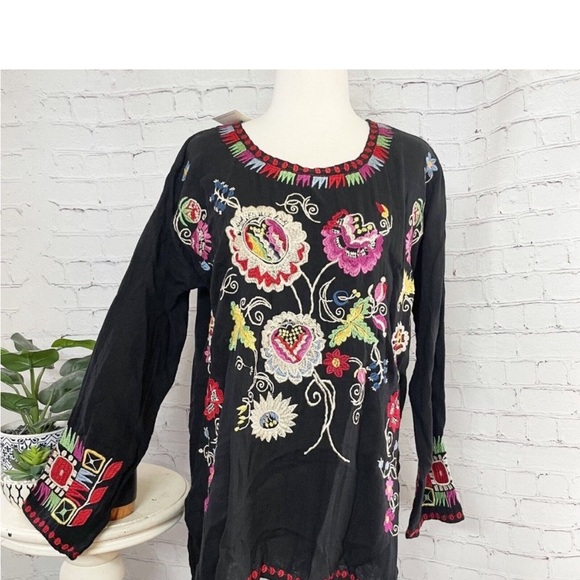 ❤️Final Sale Johnny Was scoop neck cotton long sleeve top . - Picture 2 of 7